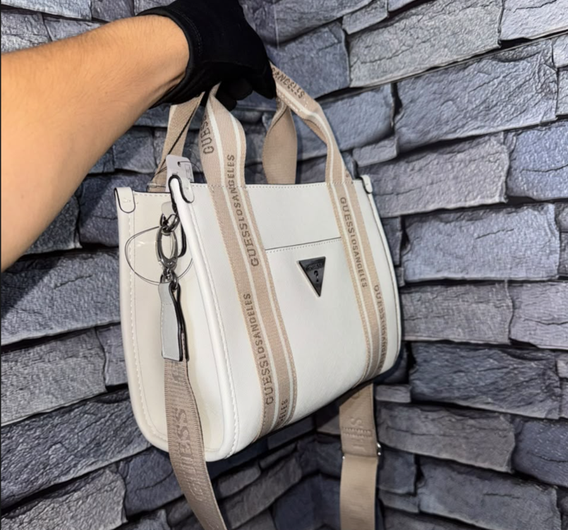 Cartera Guess Los Angeles